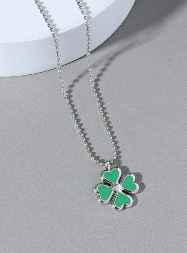 Clover charm necklace