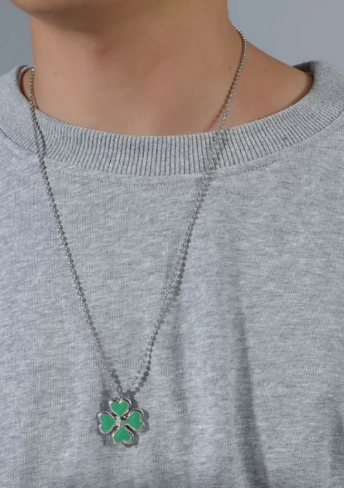 Clover charm necklace